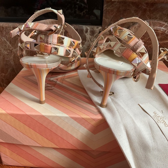 VALENTINO GARAVANI NIB Rockstud Native Stripe Ankle Strap Kitten Heels Pumps !!! - Picture 3 of 7